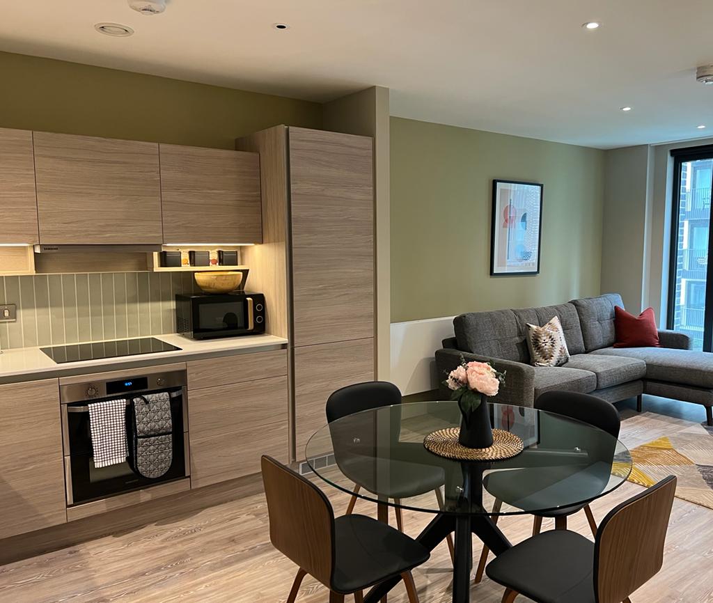 Wembley Serviced Accommodation near Wembley Stadium with lift access, balcony, Smart TV, Wifi, 24h reception, cinema and roof garden!