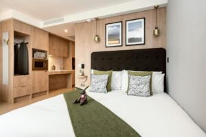 Book Your Perfect Hotel Alternative By Staying at This Modern Aparthotel in Manchester with 24h Reception, Free Wifi and Lift Access. Urban Stay