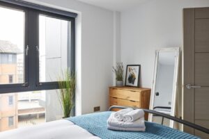 Short Let Accommodation Harrow- Kings Oak House Apartments | Urban Stay
