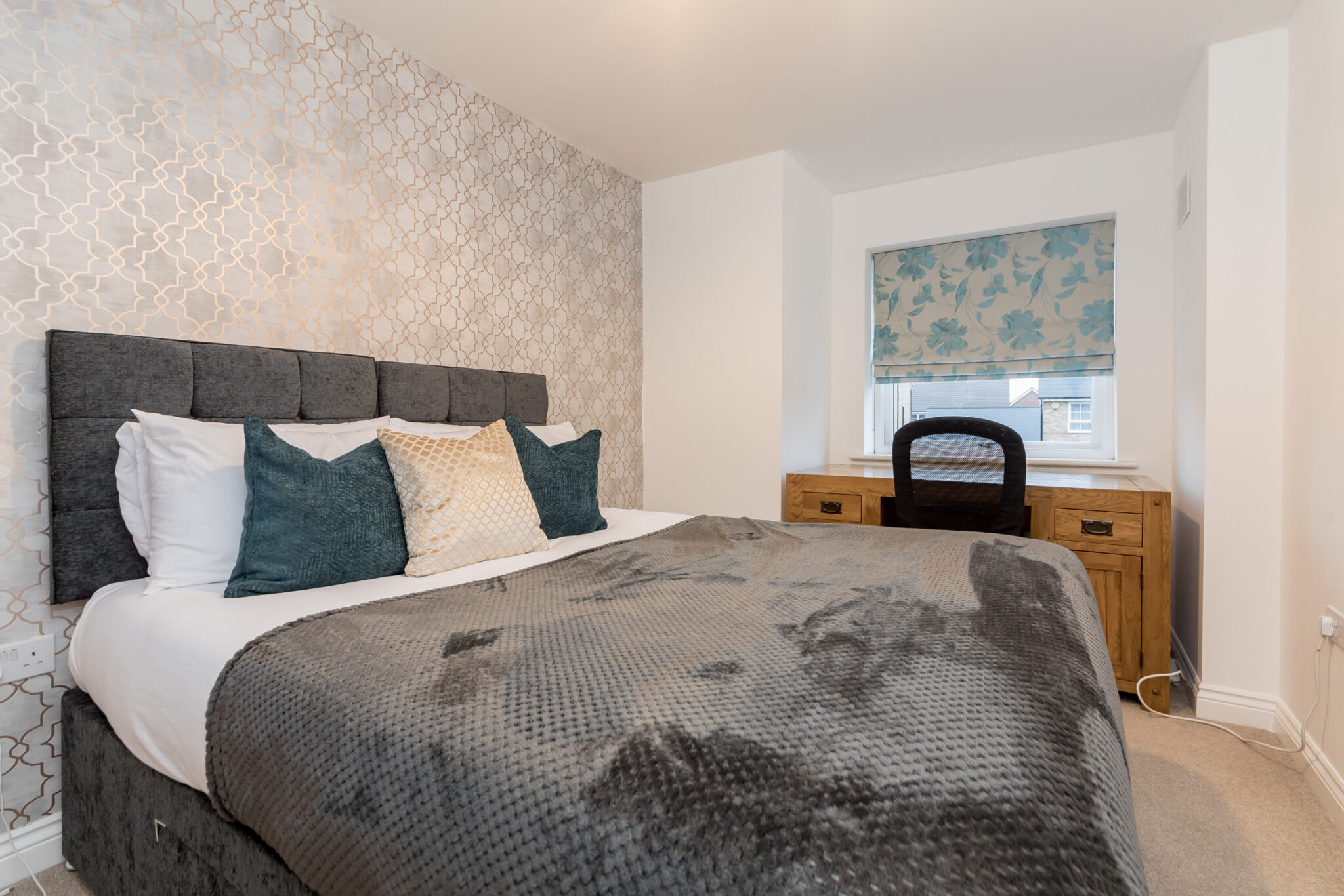 Our Cheapest Accommodations Milton Keynes is big four-bedroom house in , It has everything you need. A pet friendly accommodation, With space for up to 8 people, it's great for families or workers. Enjoy modern amenities, a garden, and parking. Contact Us 0208 691 3920 Now!