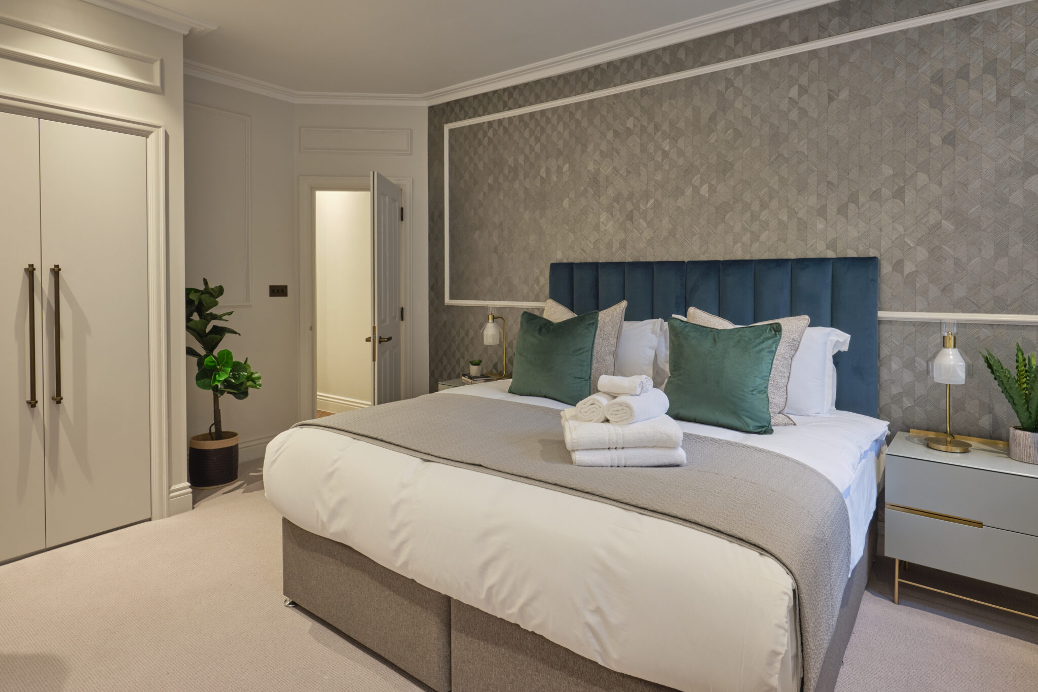 Luxury Mayfair Serviced Accommodations Darley House Immaculate interiors,high-end amenities,and prime location and Wi-Fi included as standard. Book Now With Urban Stay