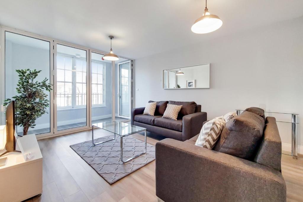 Clevedon Road Apartment - West London | Urban Stay