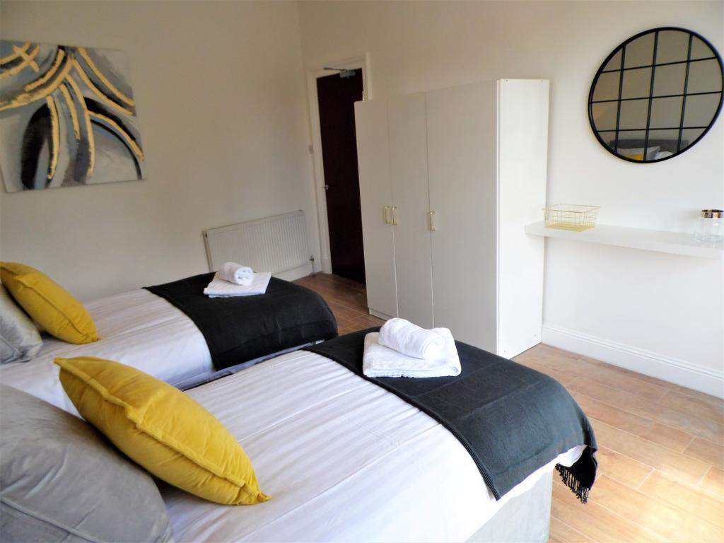 For centrally located apartments book Scotland Serviced Accommodation for super king bedrooms, Lift access, High-speed Wifi, and Underground parking!